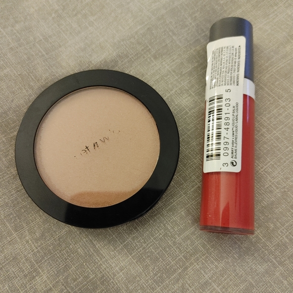 Almay Other - ALMAY LIP GLOSS AND WET N WILD ICON BLUSH BUNDLE